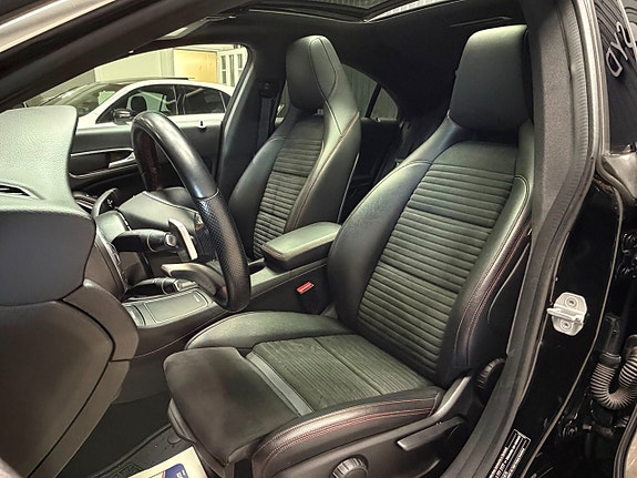 Mercedes-Benz CLA250 11 of 19