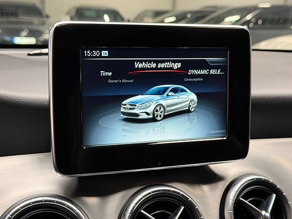 Mercedes-Benz CLA250 15 of 19