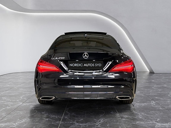 Mercedes-Benz CLA250 4 of 19