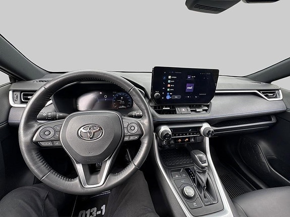 Toyota RAV4 9 of 13