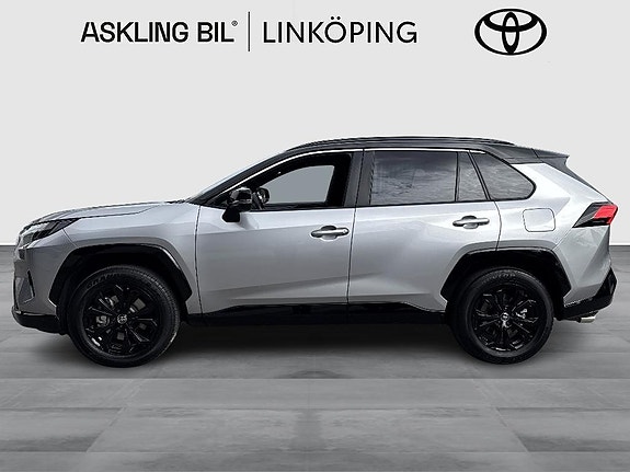 Toyota RAV4 4 of 13