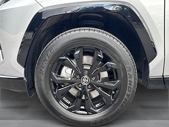 Toyota RAV4 13 of 13