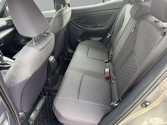 Toyota Yaris Cross 9 of 23
