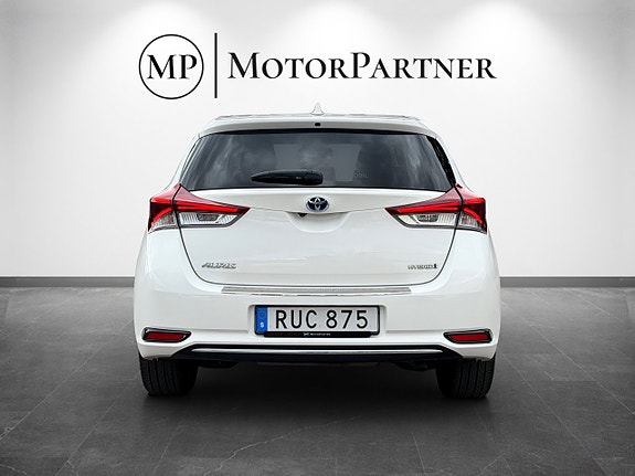 Toyota Auris 6 of 16