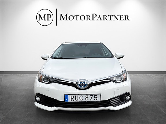 Toyota Auris 2 of 16