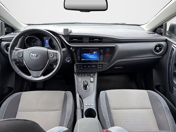 Toyota Auris 11 of 16
