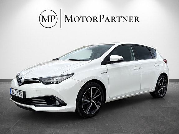 Toyota Auris 3 of 16