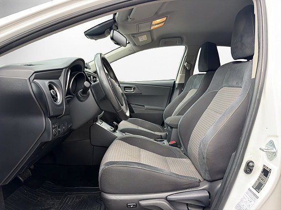 Toyota Auris 9 of 16