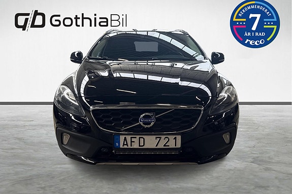 Volvo V40 Cross Country 2 of 19