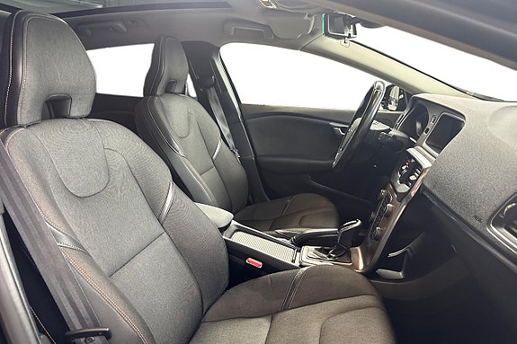 Volvo V40 Cross Country 16 of 19