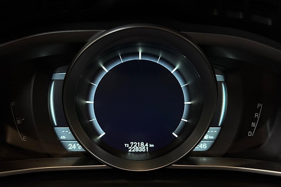 Volvo V40 Cross Country 14 of 19