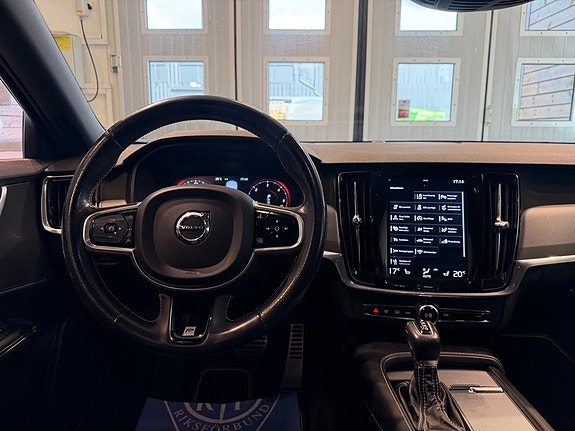 Volvo V90 8 of 29