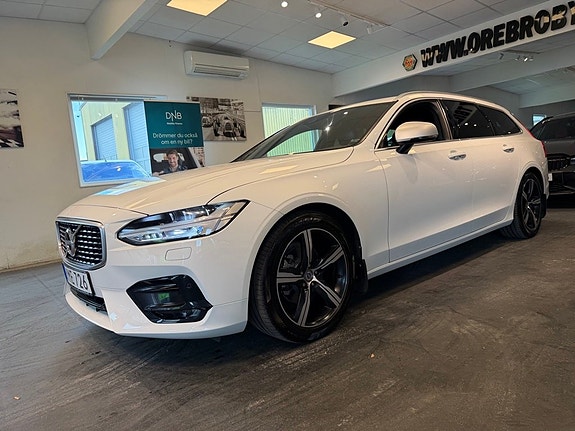 Volvo V90 2 of 29
