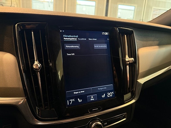 Volvo V90 13 of 29