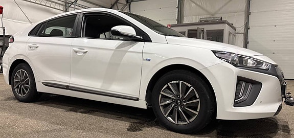 Hyundai IONIQ 2 of 11