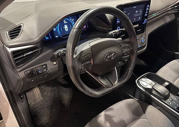 Hyundai IONIQ 7 of 11