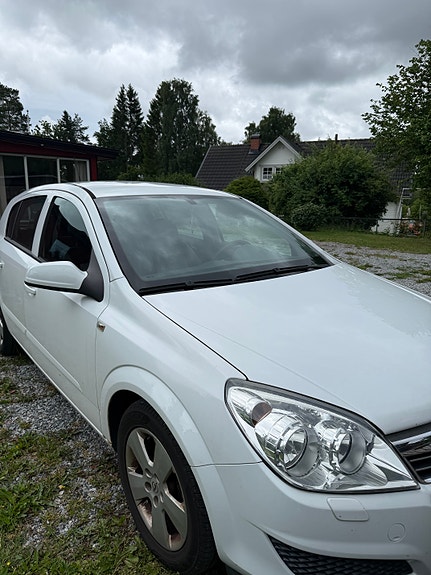 Opel Astra 2 of 4