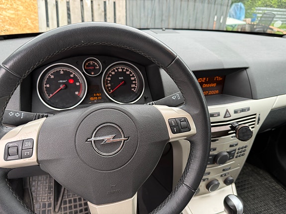 Opel Astra 3 of 4