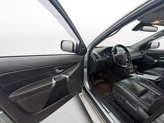 Volvo XC90 11 of 30