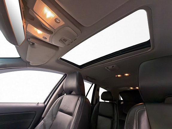 Volvo XC90 13 of 30