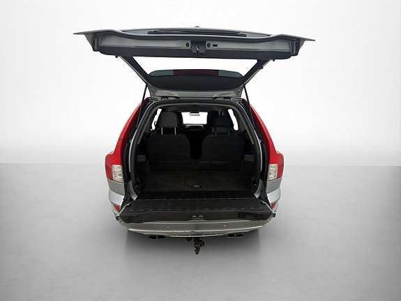 Volvo XC90 30 of 30