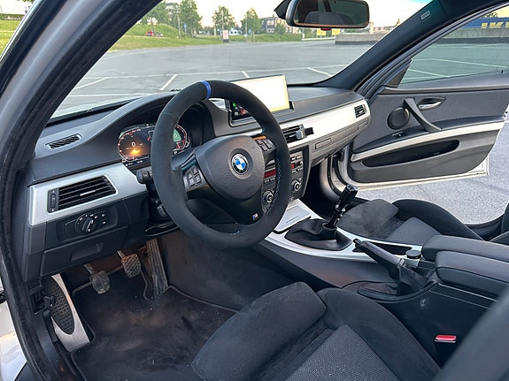 BMW 335i 5 of 5