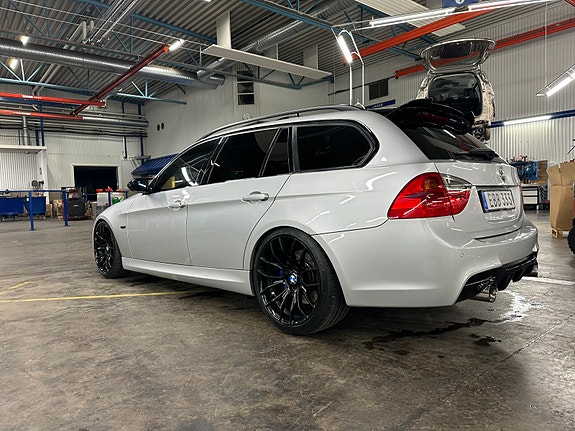 BMW 335i 7 of 11