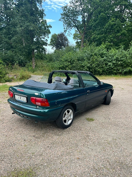 Ford Escort 2 of 5