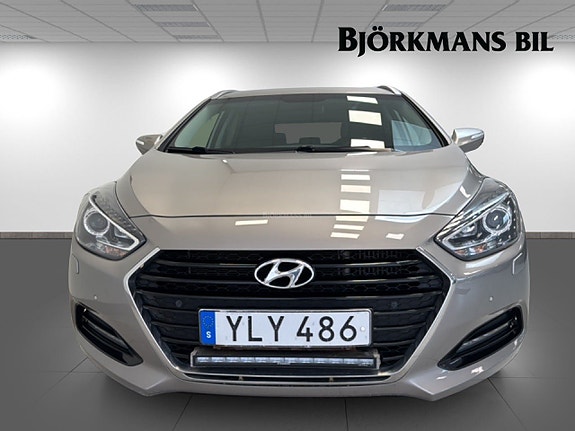 Hyundai i40 2 of 19