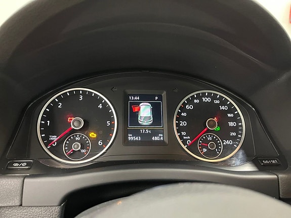 Volkswagen Tiguan 3 of 21