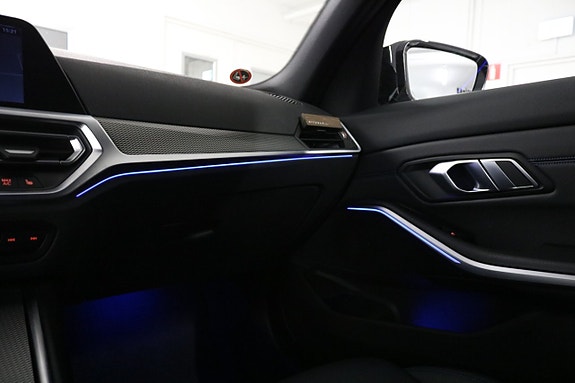 BMW 320d 28 of 30