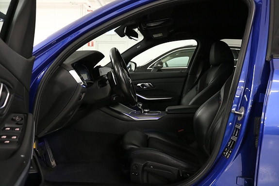 BMW 320d 16 of 30