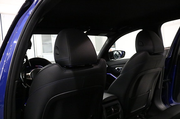 BMW 320d 22 of 30