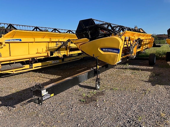 New Holland CR 8.90 13 of 17