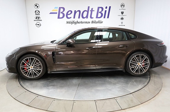 Porsche Panamera GTS 12 of 30