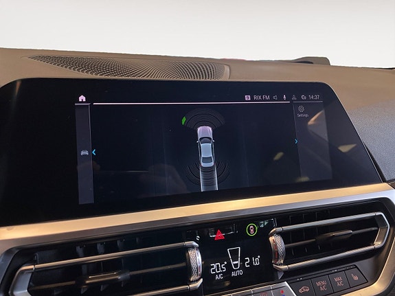BMW 330e 18 of 26