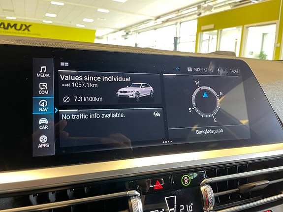 BMW 330e 25 of 26