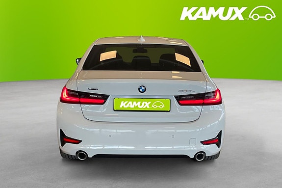 BMW 330e 5 of 26