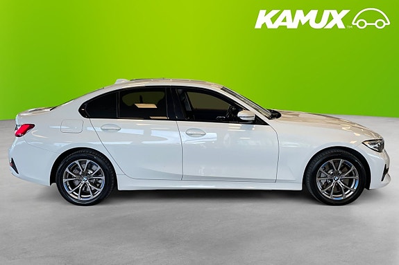 BMW 330e 2 of 26