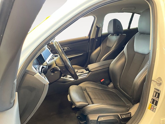 BMW 330e 9 of 26