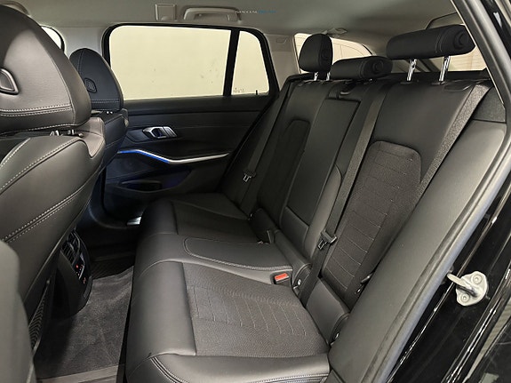 BMW 320d 12 of 23