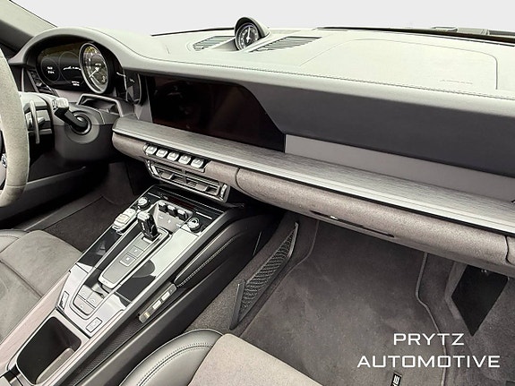 Porsche 992 7 of 8