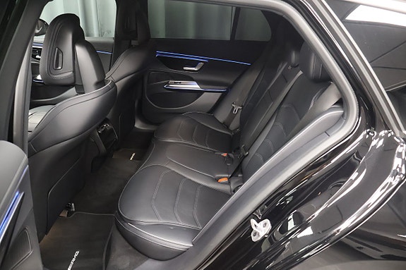 Mercedes-Benz E300 de 12 of 26