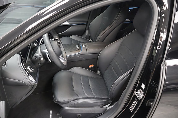 Mercedes-Benz E300 de 11 of 26