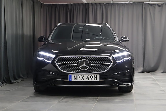 Mercedes-Benz E300 de 3 of 26