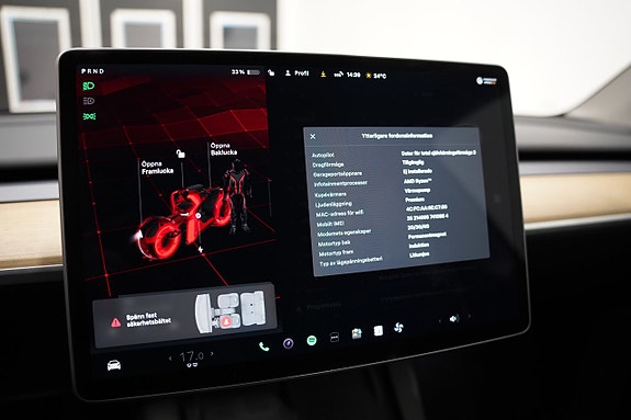 Tesla Model Y 16 of 23