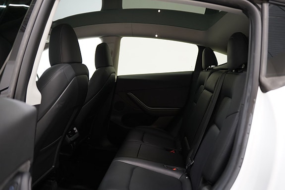 Tesla Model Y 20 of 23