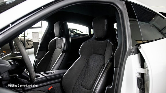 Porsche Taycan 4S 11 of 25