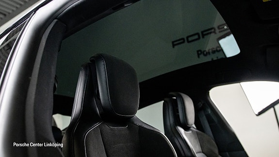 Porsche Taycan 4S 23 of 25