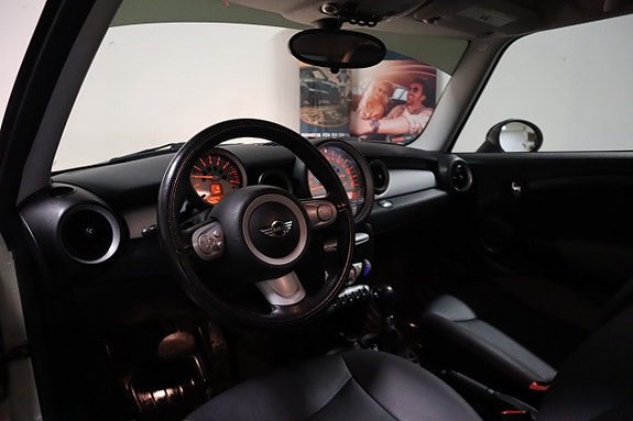 MINI Cooper 8 of 15